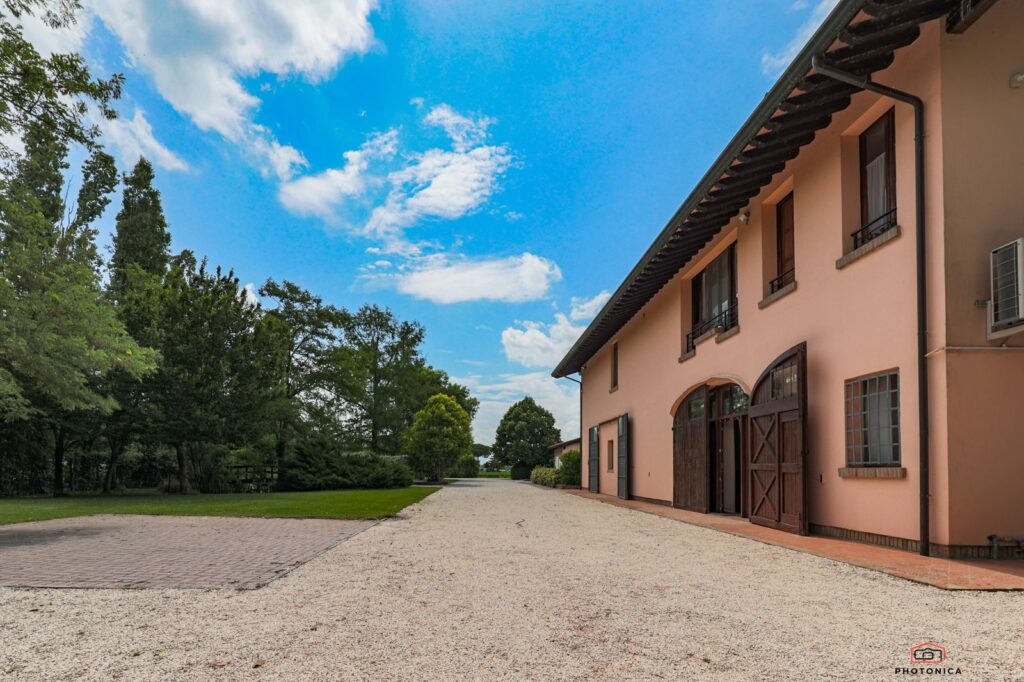 Viale d'ingresso di Boutique Hotel in Romagna - Villa Monet