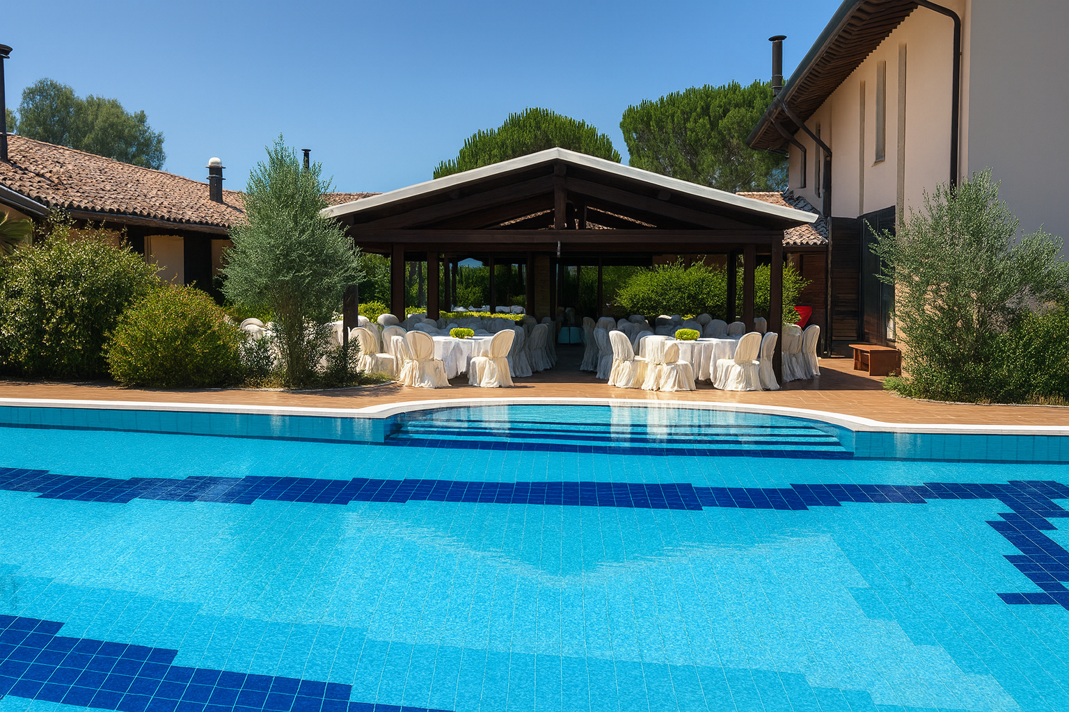 Piscina esterna di Boutique Hotel in Romagna con area eventi - Villa Monet